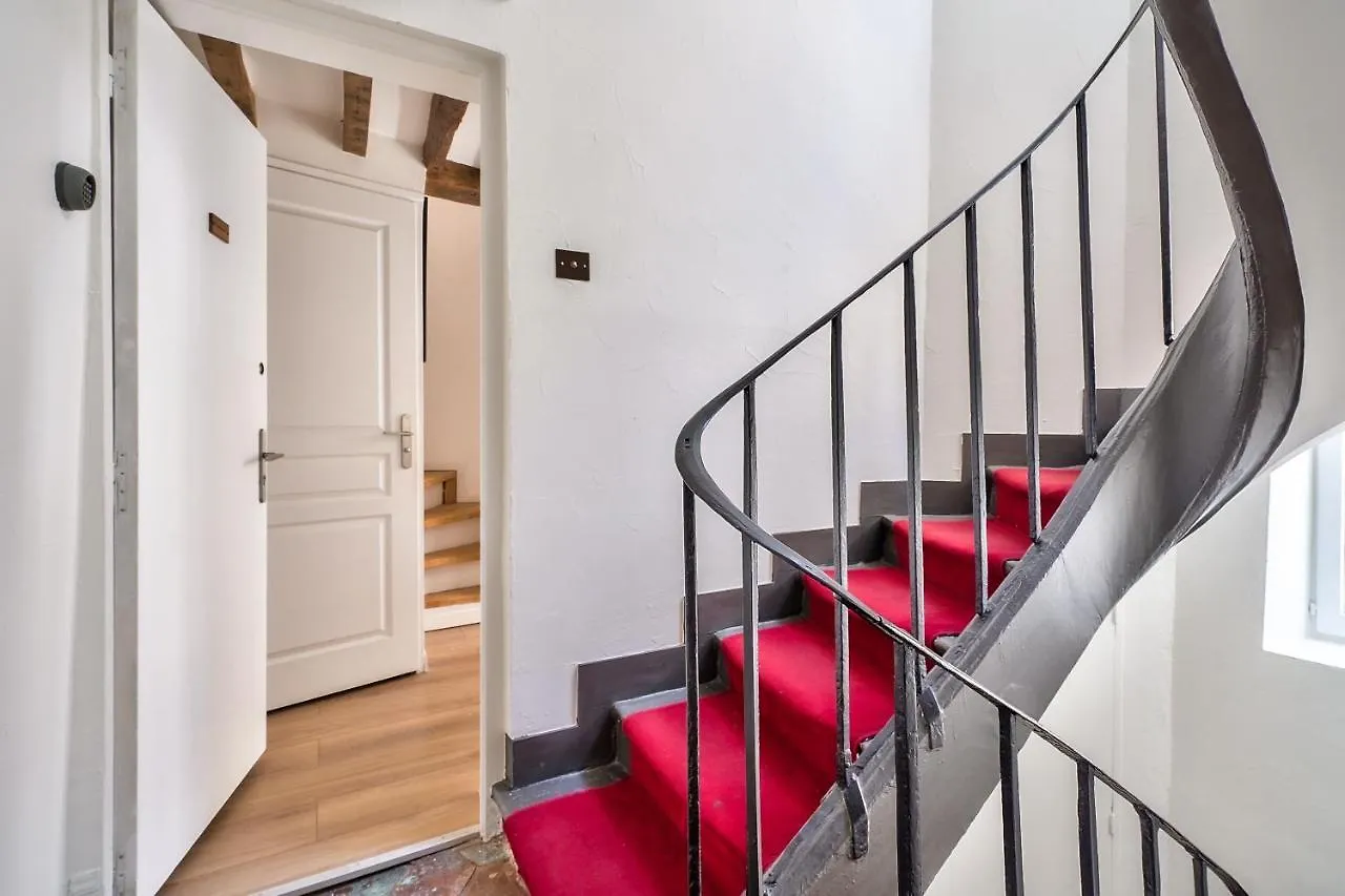 The Perfect Studio In The Heart Of Paris Apartment